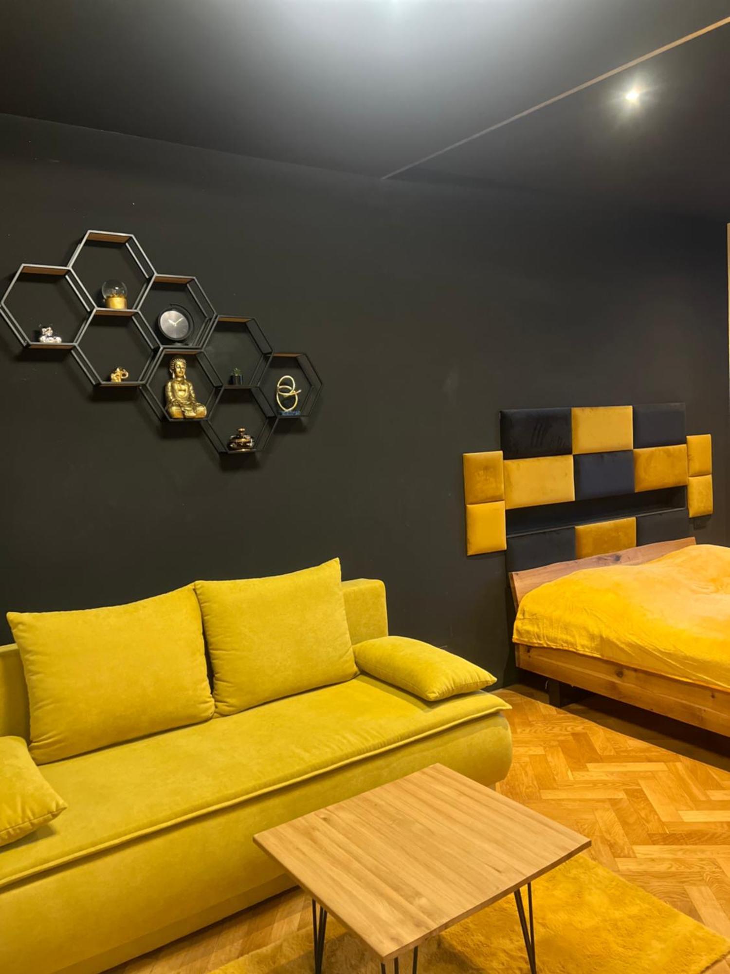 Wenceslas Square 150 M2 דירה